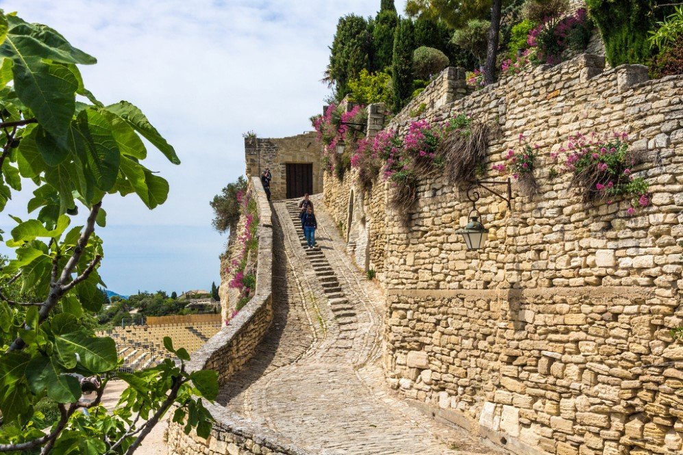 Gordes, Provence, France (2)