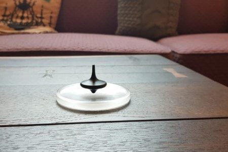 limbo spinning top