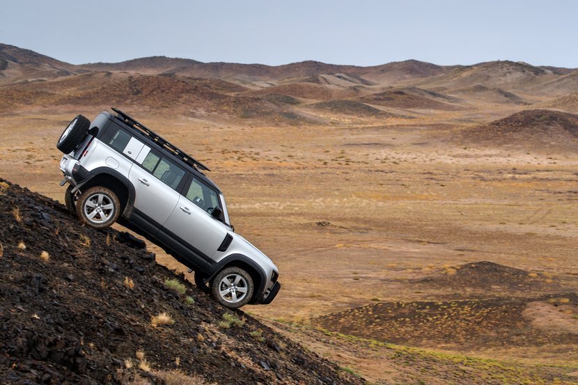 Land Rover Defender 11